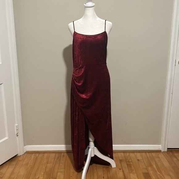 Saylor Cyndey Velvet Snake Midi Slit Dress in Wine Red NWT Size Large - Picture 5 of 11